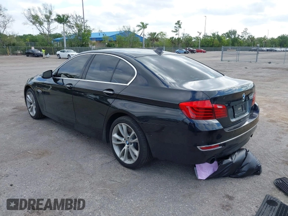2014 BMW 5 Series 535i z VIN WBA5B1C57ED480998, wystawiony jako IAAI lot #42095081 z przebiegiem 150 556 mil mil oraz . Historia ofert i sprzedaży dostępna na DreamBid. Obrazek 3.