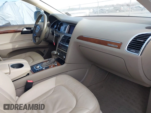 2012 Audi Q7 3.0T Premium Plus with VIN WA1LGAFE7CD010386, listed as a IAAI auction lot 41307785 with 208,704 mi miles. Bid and sale history available at carsss.com. Image 5.