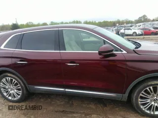 2017 Lincoln MKX Reserve z VIN 2LMPJ8LR3HBL26227, wystawiony jako IAAI lot #41921086 z przebiegiem 131 815 mil mil oraz . Historia ofert i sprzedaży dostępna na DreamBid. Obrazek 13.