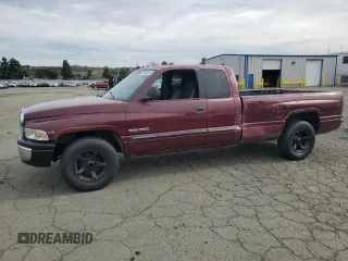 2001 Dodge 1500 z VIN 3B7HC13Z51G179966, wystawiony jako Copart lot #49882325 z przebiegiem 156 604 mil mil oraz Szkoda całkowita • Salvage title. Historia ofert i sprzedaży dostępna na DreamBid. Obrazek 1.