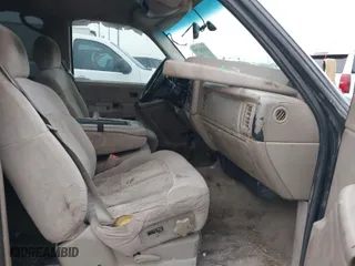 2002 Chevrolet Silverado 1500HD LS with VIN 1GCGC13U82F239161, listed as a IAAI auction lot 41268788 with 1 mi miles. Bid and sale history available at carsss.com. Image 5.