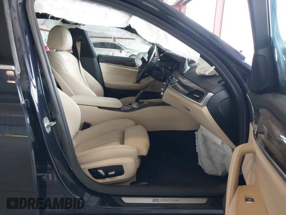 2019 BMW 5 Series 530e with VIN WBAJA9C50KB254535, listed as a IAAI auction lot 41094049 with 57,874 mi miles and . Bid and sale history available at DreamBid. Image 5.