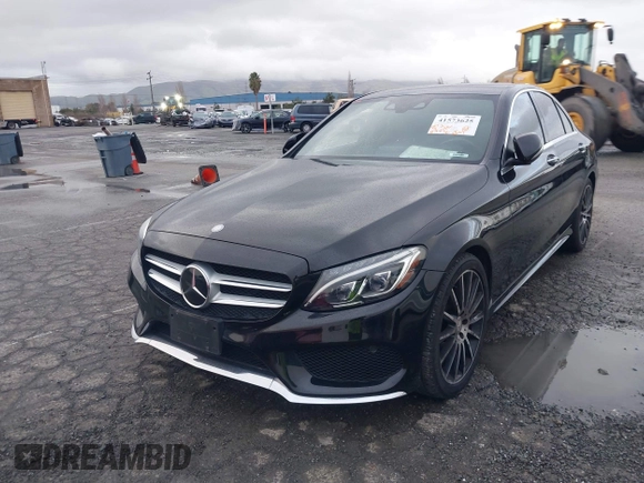 2015 Mercedes-Benz C-Class C 300 Luxury with VIN 55SWF4KB0FU061257, listed as a IAAI auction lot 41573625 with 87,736 mi miles. Bid and sale history available at carsss.com. Image 6.