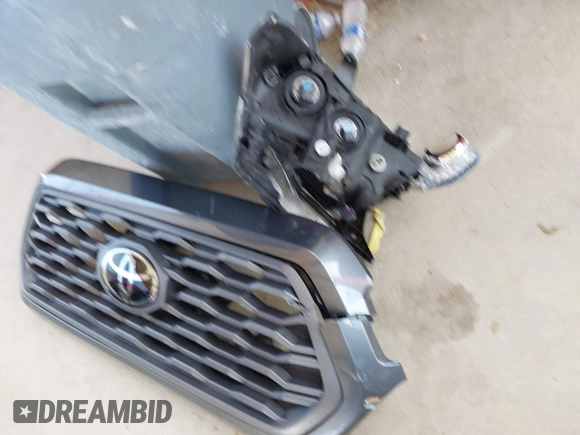 2021 Toyota Tacoma SR5 with VIN 5TFAZ5CN4MX113669, listed as a IAAI auction lot 42468007 with 29,368 mi miles and . Bid and sale history available at DreamBid. Image 12.