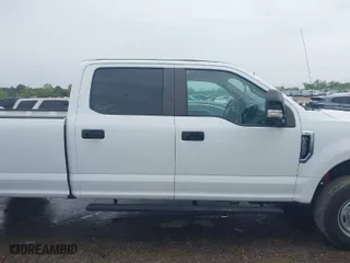 2017 Ford Super Duty F-250 SRW Lariat with VIN 1FT7W2B62HEF11136, listed as a IAAI auction lot 41892510 with 166,165 mi miles. Bid and sale history available at carsss.com. Image 13.