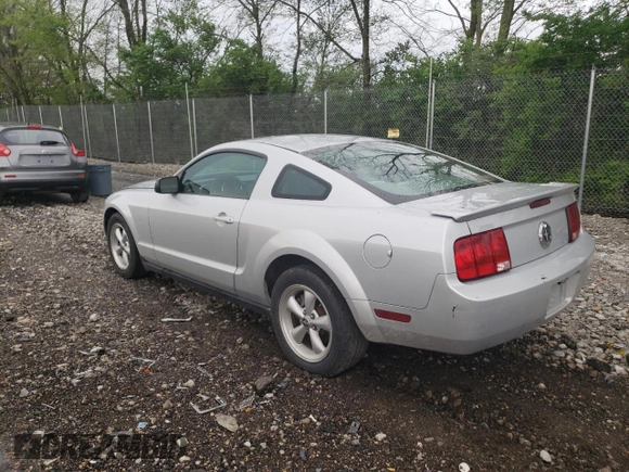 2008 Ford Mustang Deluxe с VIN 1ZVHT80N385142049, выставлен на аукционе Copart как лот 54693915 с пробегом 189 674 миль миль и Списание • Salvage title. История ставок и продаж доступна на DreamBid. Изображение 2.