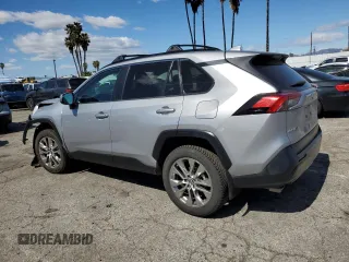 2020 Toyota RAV4 XLE Premium with VIN 2T3C1RFV4LW079612, listed as a Copart auction lot 47587375 with 40,218 mi miles and Salvage Title. Bid and sale history available at carsss.com. Image 2.