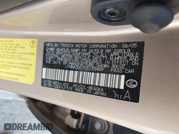 2005 Lexus ES 330 with VIN JTHBA30G155133489, listed as a IAAI auction lot 41892706 with 208,205 mi miles. Bid and sale history available at carsss.com. Image 9.