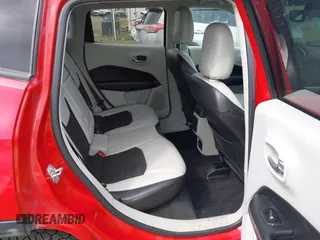 2018 Jeep Compass Latitude с VIN 3C4NJDBB0JT233065, выставлен на аукционе IAAI как лот 42292328 с пробегом 109 743 миль миль и . История ставок и продаж доступна на DreamBid. Изображение 8.
