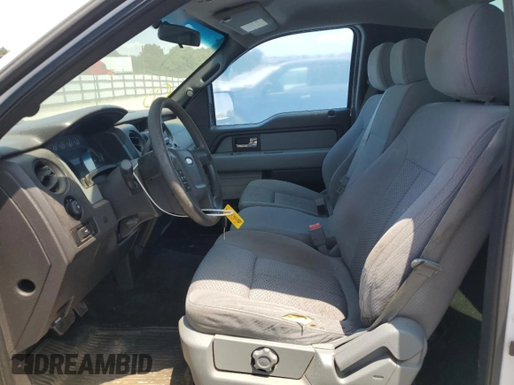 2012 Ford F-150 XL z VIN 1FTMF1EMXCFB36414, wystawiony jako Copart lot #61592065 z przebiegiem 321 291 mil mil oraz Szkoda całkowita • Salvage title. Historia ofert i sprzedaży dostępna na DreamBid. Obrazek 7.