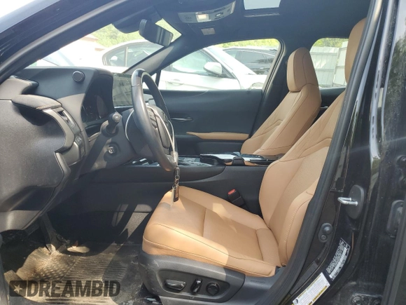 2024 Lexus UX 250h Premium z VIN JTHP9JBHXR2074961, wystawiony jako Copart lot #59655015 z przebiegiem 8 340 mil mil oraz Szkoda całkowita • Salvage title. Historia ofert i sprzedaży dostępna na DreamBid. Obrazek 7.