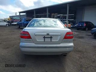 2000 Volvo S40 с VIN YV1VS2555YF537112, выставлен на аукционе IAAI как лот 41421614 с пробегом 79 308 миль миль и . История ставок и продаж доступна на DreamBid. Изображение 17.