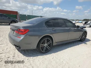 2019 BMW 7 Series 750i with VIN WBA7F0C53KGM24364, listed as a Copart auction lot 53947725 with 71,022 mi miles and Salvage Title. Bid and sale history available at carsss.com. Image 3.
