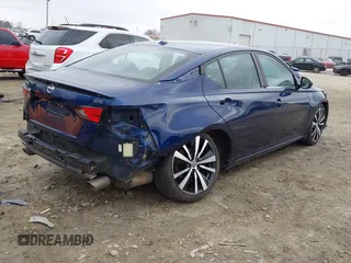 2019 Nissan Altima SR with VIN 1N4BL4CV4KC129249, listed as a IAAI auction lot 41392193 with 133,197 mi miles and . Bid and sale history available at carsss.com. Image 4.