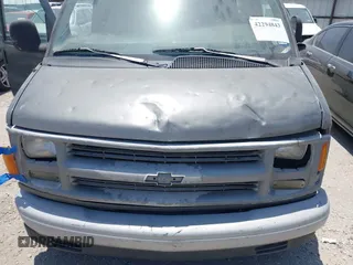 2000 Chevrolet City Express Cargo z VIN 1GNFG15R2Y1107664, wystawiony jako IAAI lot #42294843 z przebiegiem 110 426 mil mil oraz . Historia ofert i sprzedaży dostępna na DreamBid. Obrazek 6.