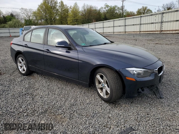 2015 BMW 3 Series 328i xDrive с VIN WBA3B5C5XFF960442, выставлен на аукционе Copart как лот 54366375 с пробегом 56 953 миль миль и Списание • Salvage title. История ставок и продаж доступна на DreamBid. Изображение 4.