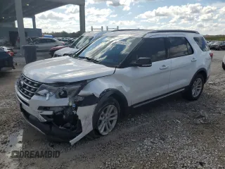 2017 Ford Explorer XLT with VIN 1FM5K7D82HGD49572, listed as a Copart auction lot 50813535 with 60,962 mi miles and Salvage Title. Bid and sale history available at DreamBid. Image 1.