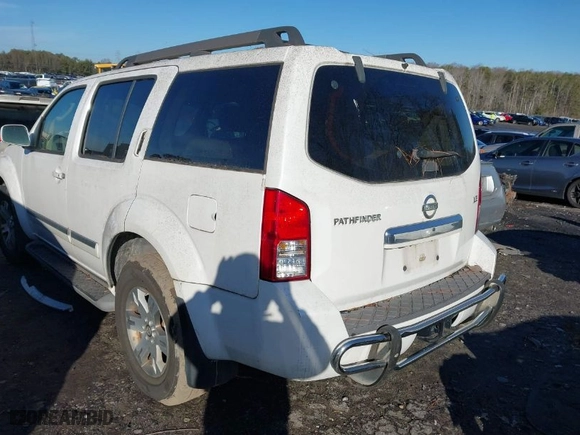 2008 Nissan Pathfinder SE with VIN 5N1AR18B18C631982, listed as a IAAI auction lot 41414757 with 1 mi miles. Bid and sale history available at carsss.com. Image 3.