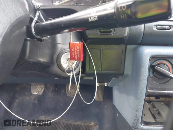 1991 Honda Civic z VIN 2HGED634XMH576080, wystawiony jako IAAI lot #42126557 z przebiegiem 271 729 mil mil oraz . Historia ofert i sprzedaży dostępna na DreamBid. Obrazek 11.
