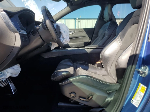 2019 Volvo XC60 R-Design with VIN LYVA22RM6KB313270, listed as a Copart auction lot 47315735 with 67,823 mi miles and Salvage Title. Bid and sale history available at carsss.com. Image 7.