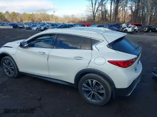 2018 Infiniti QX30 Luxury with VIN SJKCH5CR5JA002347, listed as a IAAI auction lot 41473319 with 27,408 mi miles. Bid and sale history available at carsss.com. Image 14.