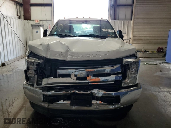 2019 Ford F-250 XL with VIN 1FT7X2B63KEG10276, listed as a Copart auction lot 66023235 with 121,520 mi miles and Clean title. Bid and sale history available at DreamBid. Image 5.