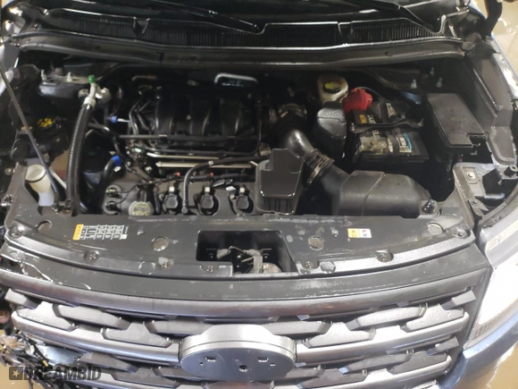 2018 Ford Explorer XLT with VIN 1FM5K8D84JGB05319, listed as a Copart auction lot 48422455 with 108,082 mi miles and Salvage Title. Bid and sale history available at carsss.com. Image 11.