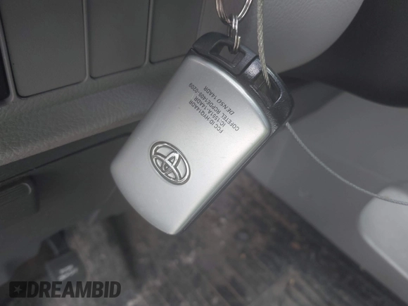 2018 Toyota Sienna XLE с VIN 5TDDZ3DC1JS200008, выставлен на аукционе IAAI как лот 42112804 с пробегом Не указан миль и . История ставок и продаж доступна на DreamBid. Изображение 11.