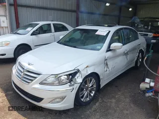 2013 Hyundai Genesis 3.8L z VIN KMHGC4DDXDU237728, wystawiony jako IAAI lot #42402839 z przebiegiem 134 977 mil mil oraz . Historia ofert i sprzedaży dostępna na DreamBid. Obrazek 6.