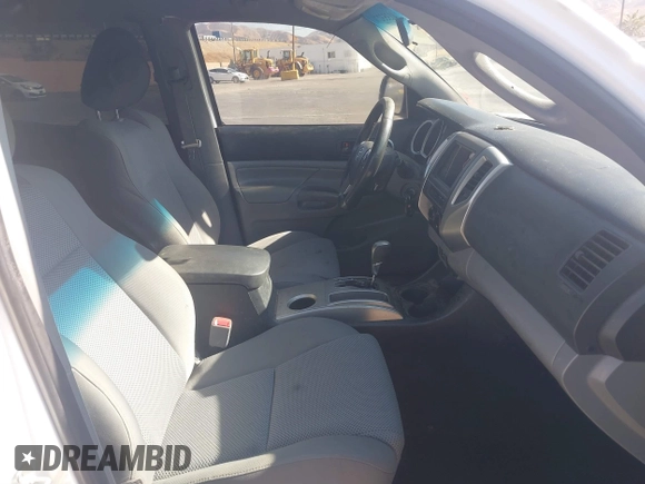 2014 Toyota Tacoma PreRunner with VIN 3TMJU4GN7EM158440, listed as a IAAI auction lot 41353276 with 1 mi miles. Bid and sale history available at carsss.com. Image 5.