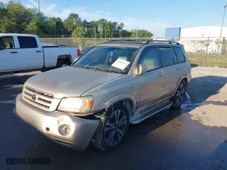 2006 Toyota Highlander w/3rd Row with VIN JTEDP21A160107112, listed as a IAAI auction lot 41885073 with 231,521 mi miles. Bid and sale history available at carsss.com. Image 2.