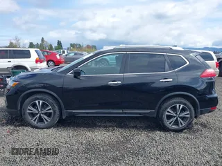 2017 Nissan Rogue SL with VIN 5N1AT2MV9HC868890, listed as a IAAI auction lot 41924174 with 91,037 mi miles. Bid and sale history available at carsss.com. Image 14.