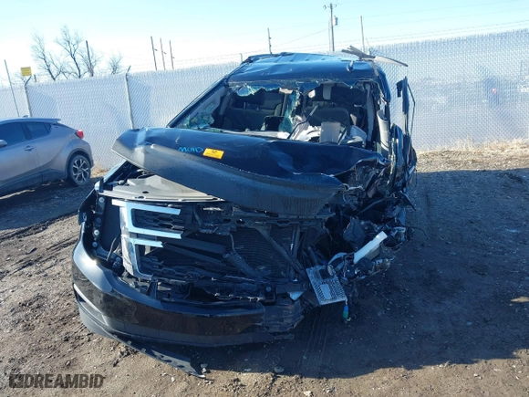 2019 Chevrolet Suburban LT with VIN 1GNSKHKC4KR400321, listed as a IAAI auction lot 41836038 with 1 mi miles. Bid and sale history available at carsss.com. Image 6.