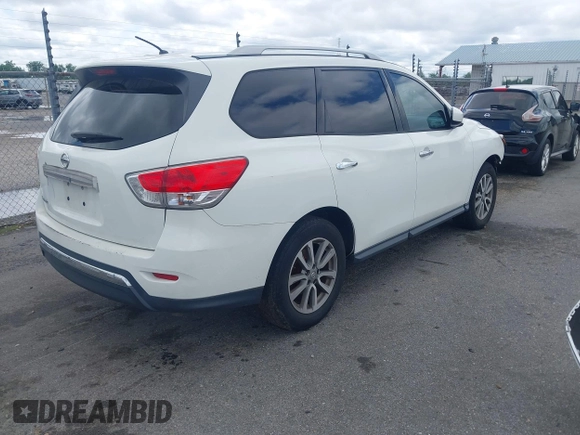 2016 Nissan Pathfinder S with VIN 5N1AR2MN5GC613411, listed as a IAAI auction lot 41930651 with 277,992 mi miles and . Bid and sale history available at DreamBid. Image 4.