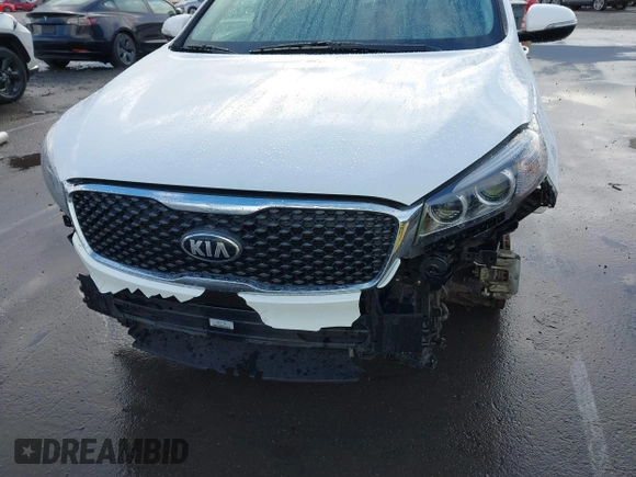 2018 Kia Sorento LX with VIN 5XYPG4A3XJG380986, listed as a IAAI auction lot 41732312 with 86,927 mi miles. Bid and sale history available at carsss.com. Image 6.