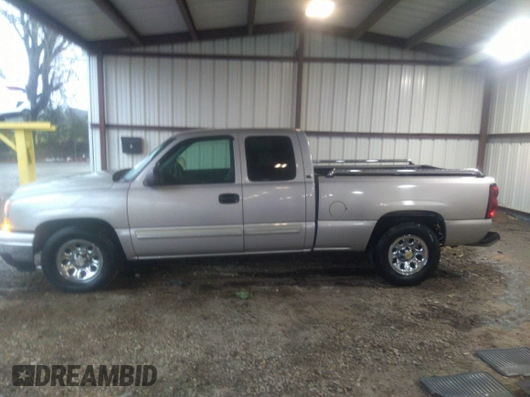2006 Chevrolet Silverado 1500 LT1 with VIN 1GCEC19V56Z142057, listed as a IAAI auction lot 41752031 with 82,607 mi miles. Bid and sale history available at carsss.com. Image 14.