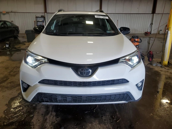 2018 Toyota RAV4 SE with VIN JTMJFREV8JD242461, listed as a Copart auction lot 43917985 with 40,821 mi miles and Salvage Title. Bid and sale history available at carsss.com. Image 5.