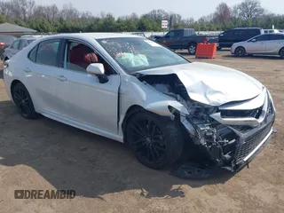 2021 Toyota Camry XSE z VIN 4T1K61AK5MU593040, wystawiony jako IAAI lot #42069563 z przebiegiem 68 008 mil mil oraz . Historia ofert i sprzedaży dostępna na DreamBid. Obrazek 1.