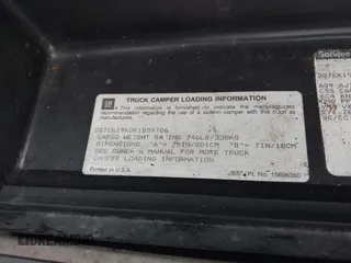 1994 GMC Sierra 1500 z VIN 2GTEK19K0R1559706, wystawiony jako IAAI lot #41906905 z przebiegiem 236 787 mil mil oraz . Historia ofert i sprzedaży dostępna na DreamBid. Obrazek 9.