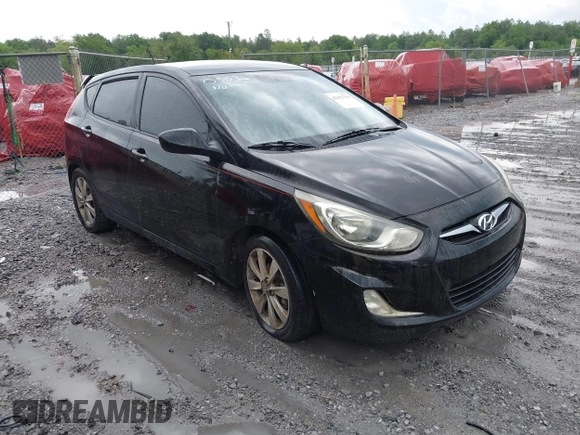 2012 Hyundai Accent SE z VIN KMHCU5AE8CU050369, wystawiony jako IAAI lot #42192750 z przebiegiem 232 159 mil mil oraz . Historia ofert i sprzedaży dostępna na DreamBid. Obrazek 1.