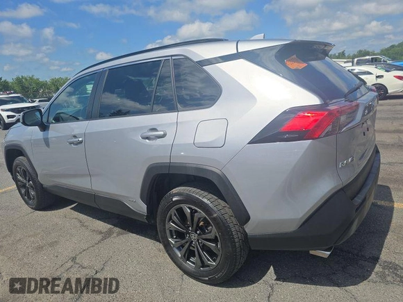 2022 Toyota RAV4 Hybrid XLE Premium с VIN 4T3B6RFV2NU084419, выставлен на аукционе IAAI как лот 42796180 с пробегом 76 607 миль миль и . История ставок и продаж доступна на DreamBid. Изображение 10.