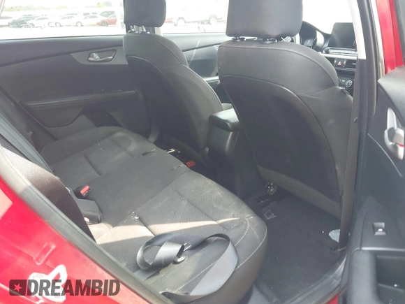2021 Kia Forte LXS z VIN 3KPF24AD2ME361269, wystawiony jako IAAI lot #42031744 z przebiegiem 100 000 mil mil oraz . Historia ofert i sprzedaży dostępna na DreamBid. Obrazek 8.