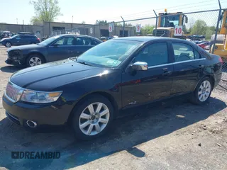2007 Lincoln MKZ z VIN 3LNHM26TX7R636306, wystawiony jako IAAI lot #42220142 z przebiegiem 152 728 mil mil oraz . Historia ofert i sprzedaży dostępna na DreamBid. Obrazek 2.