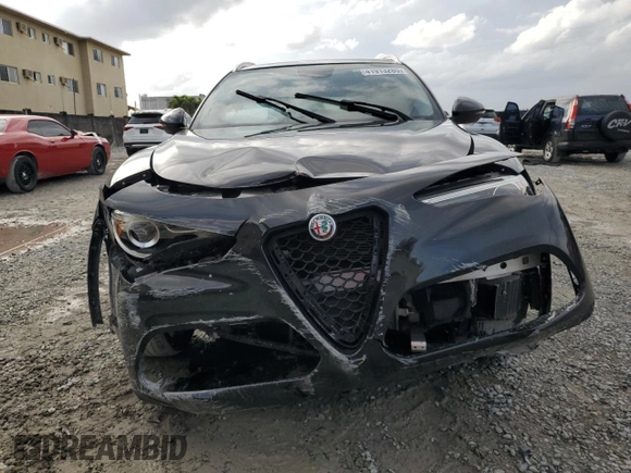 2019 Alfa Romeo Stelvio z VIN ZASPAJAN5K7C71665, wystawiony jako Copart lot #41913285 z przebiegiem 69 461 mil mil oraz Nie do naprawy. Historia ofert i sprzedaży dostępna na DreamBid. Obrazek 5.
