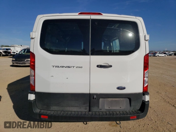 2020 Ford Transit Cargo z VIN 1FTBR1Y84LKB13862, wystawiony jako Copart lot #76937393 z przebiegiem 95 412 mil mil oraz Czysty tytuł • Clean title. Historia ofert i sprzedaży dostępna na DreamBid. Obrazek 6.
