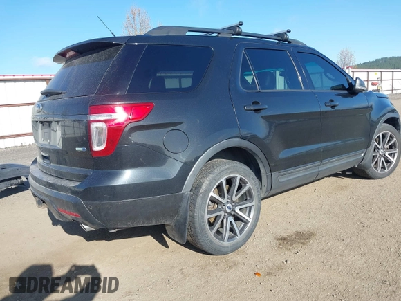 2015 Ford Explorer XLT with VIN 1FM5K8D83FGA85135, listed as a IAAI auction lot 41989232 with 149,493 mi miles. Bid and sale history available at carsss.com. Image 4.