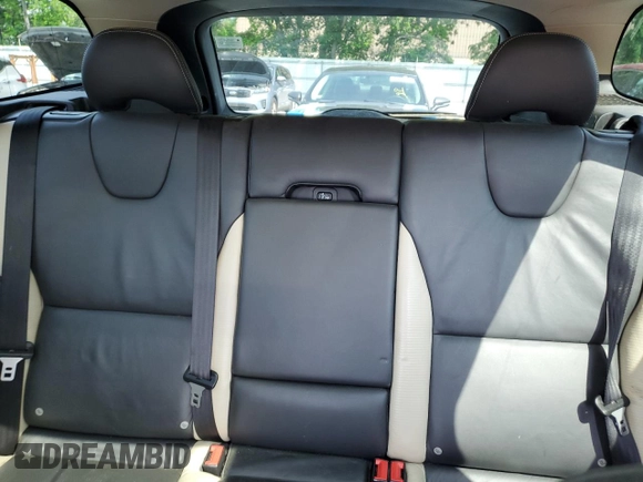2010 Volvo XC60 3.0T with VIN YV4992DZ7A2123265, listed as a Copart auction lot 60189165 with 185,914 mi miles and Clean title. Bid and sale history available at DreamBid. Image 10.