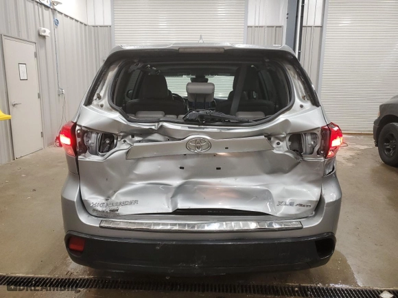 2018 Toyota Highlander SE with VIN 5TDJZRFH3JS555082, listed as a Copart auction lot 43365085 with 97,343 mi miles and Salvage Title. Bid and sale history available at carsss.com. Image 6.