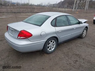 2005 Ford Taurus SEL with VIN 1FAFP56U75A305337, listed as a IAAI auction lot 41810309 with 121,061 mi miles. Bid and sale history available at carsss.com. Image 4.