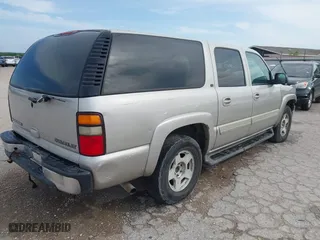 2005 Chevrolet Suburban LT with VIN 3GNEC16Z55G112439, listed as a IAAI auction lot 41994235 with 1 mi miles. Bid and sale history available at carsss.com. Image 4.